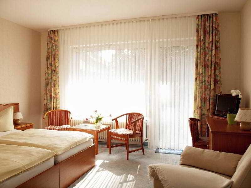 Hotel-Pension Ursula บัดซัคซา ภายนอก รูปภาพ