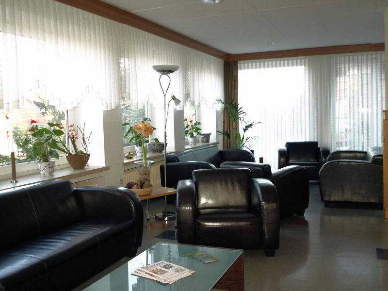 Hotel-Pension Ursula บัดซัคซา ภายนอก รูปภาพ