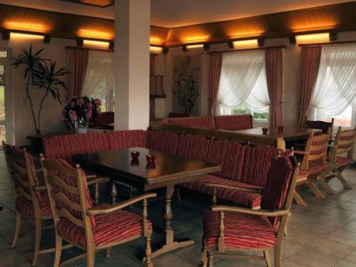 Hotel-Pension Ursula บัดซัคซา ภายนอก รูปภาพ