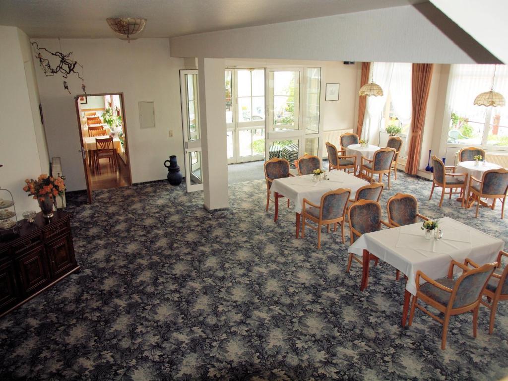 Hotel-Pension Ursula บัดซัคซา ภายนอก รูปภาพ