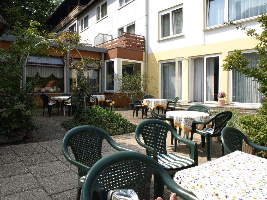 Hotel-Pension Ursula บัดซัคซา ภายนอก รูปภาพ